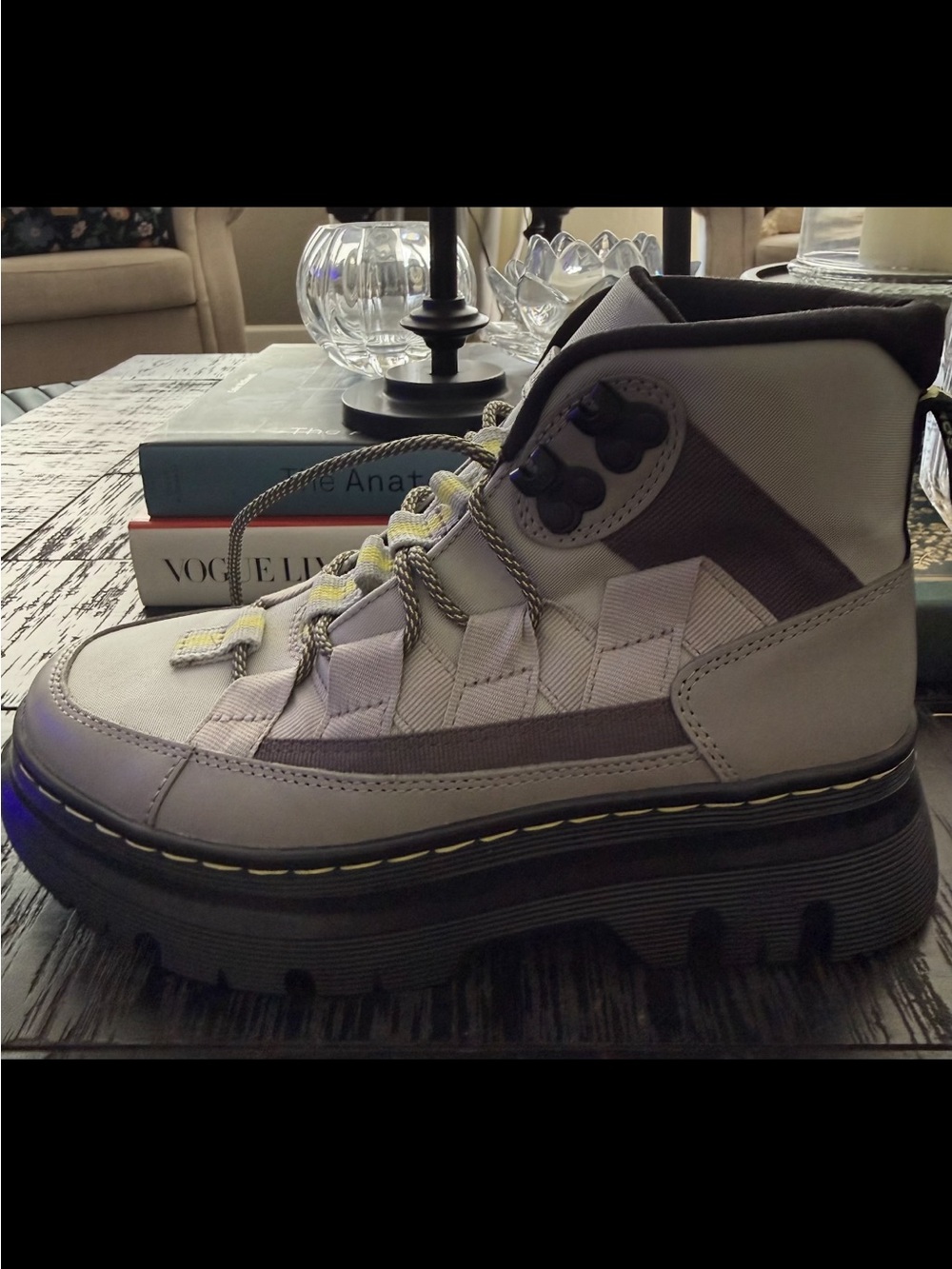 Dr. Martin Chunky Platform Hiking-Boots in Light Gray women’s 7 men’s 6